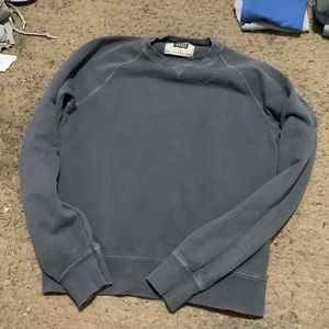 grey sweatshirt
